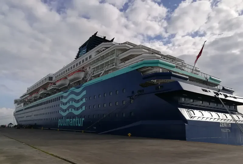 THE ZENITH Passenger Ship IMO 8918136 photo 10