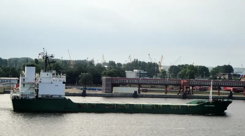 H.E.F.EXPRESS General Cargo IMO 8918796 photo 9