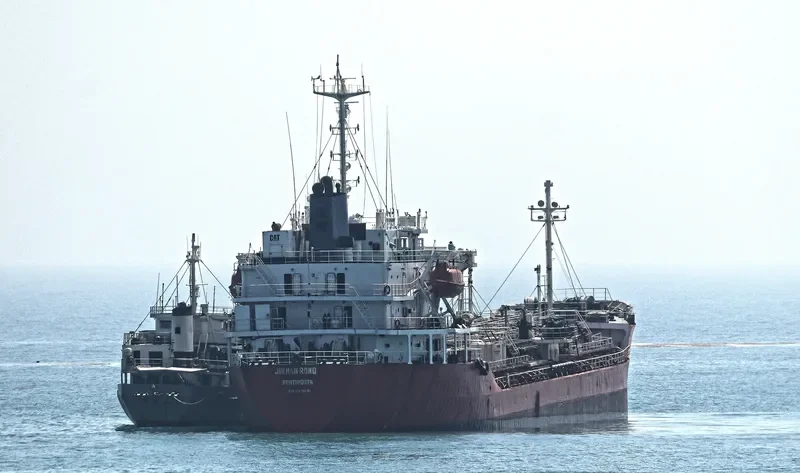 JIN MAN RONG Tanker IMO 8919881 photo 6