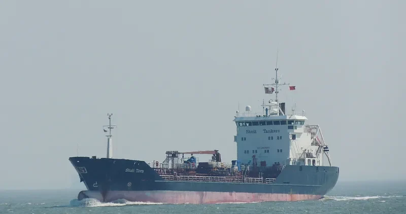 GLIER Tanker IMO 8920529 photo 10