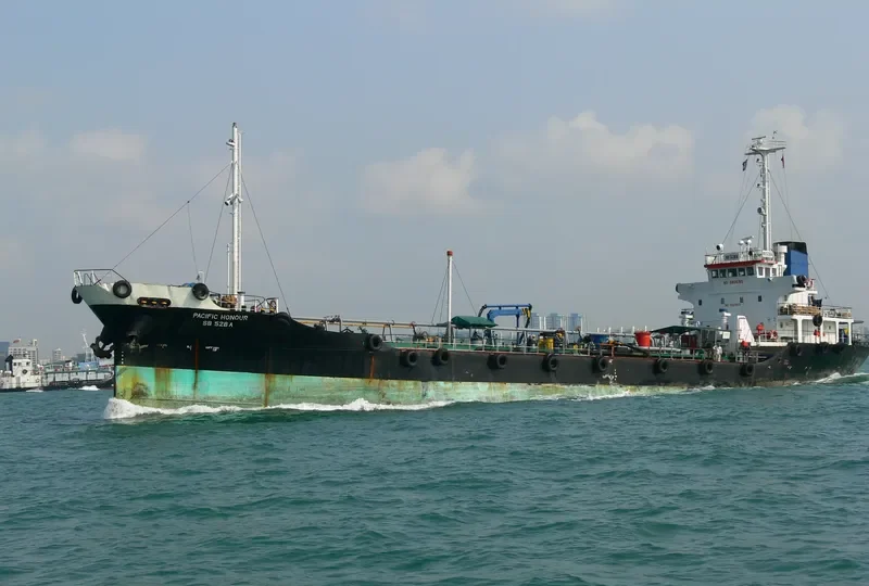 SILVER HONOUR Tanker IMO 8921858 photo 3