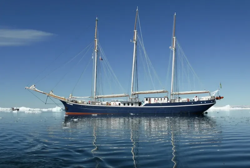REMBRANDT VAN RIJN Passenger Ship IMO 8941808 photo 4