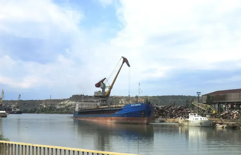 PETR HAMITOV General Cargo IMO 8989214 photo 5