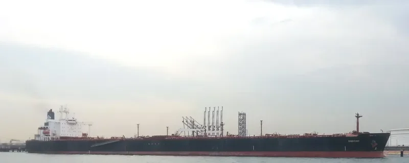 NAVARINO Tanker IMO 9000194 photo 4