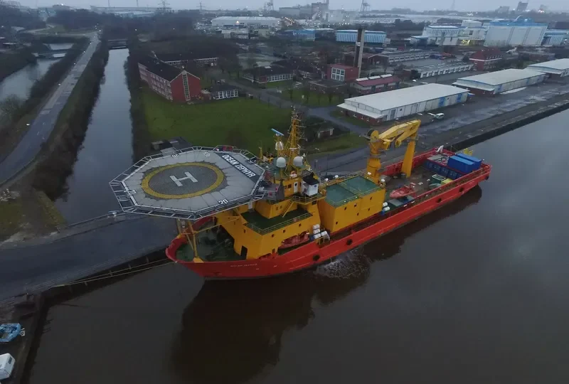 OCEAN ZEPHYR Offshore Vessel IMO 9000625 photo 2