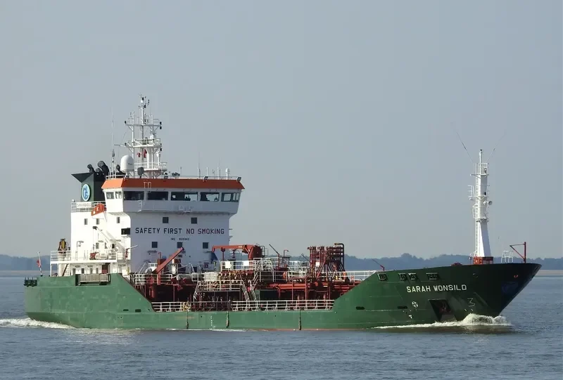 SARAH WONSILD Tanker IMO 9010943 photo 7