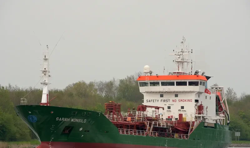 SARAH WONSILD Tanker IMO 9010943 photo 9
