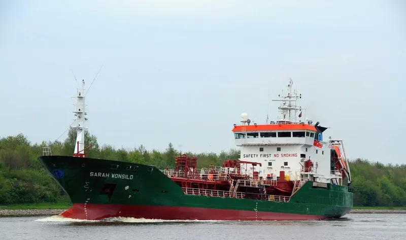 SARAH WONSILD Tanker IMO 9010943 photo 10