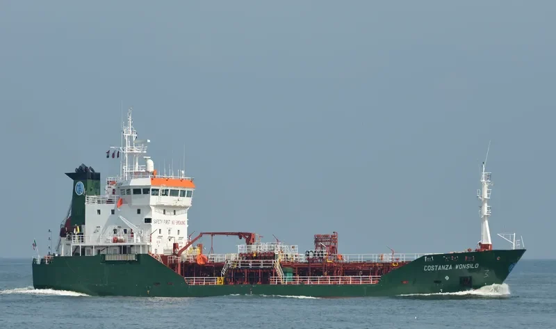 KORD WIND Tanker IMO 9013658 photo 8