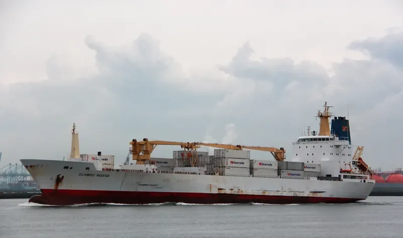 SCHWEIZ REEFER General Cargo IMO 9015216 photo 9