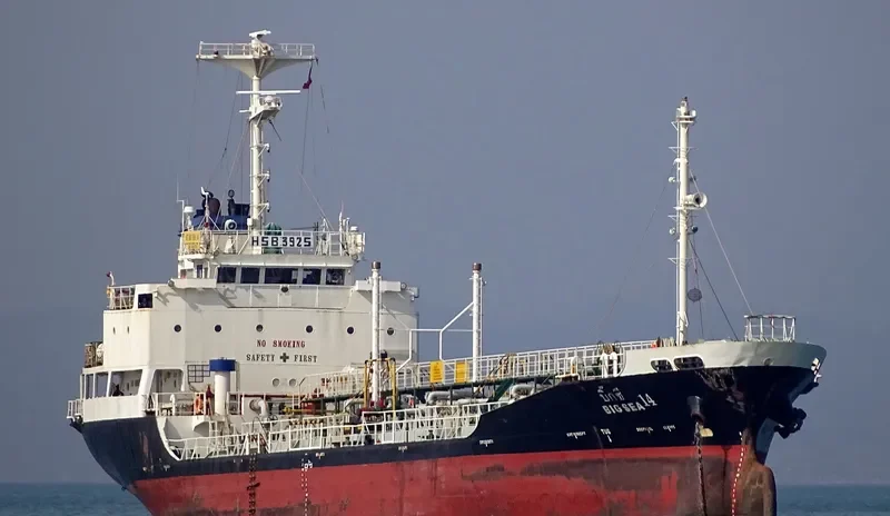 BIG SEA 14 Tanker IMO 9016703 photo 9