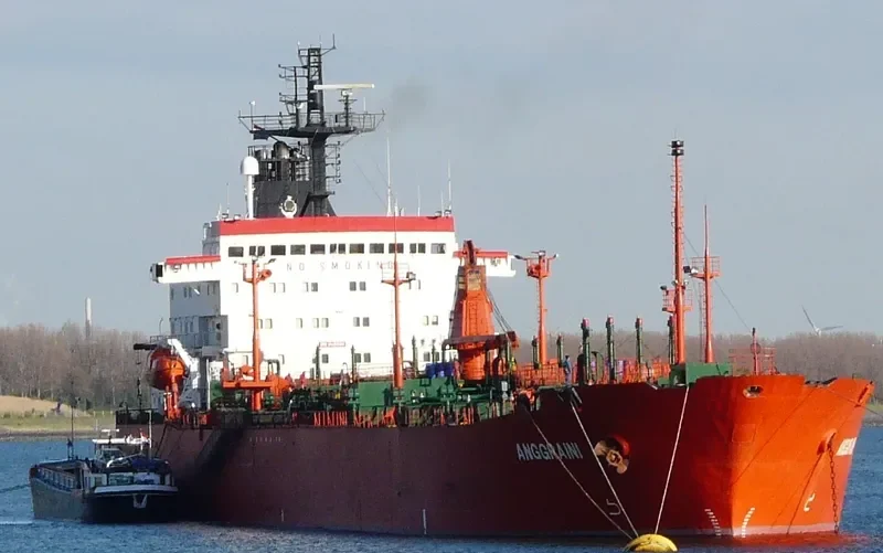 ANGGRAINI Tanker IMO 9018696 photo 2