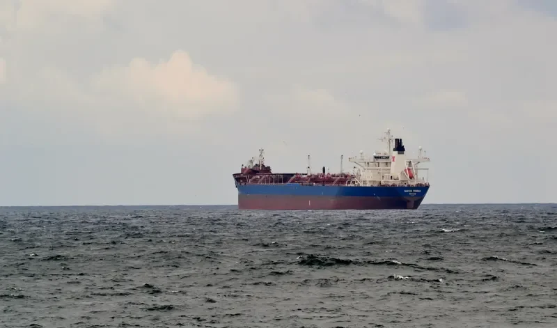AVION Tanker IMO 9020687 photo 2