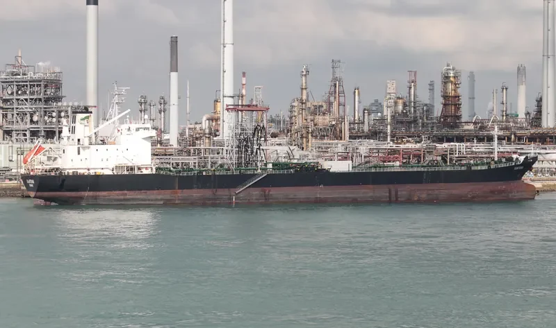 YUK TUNG Tanker IMO 9030591 photo 9