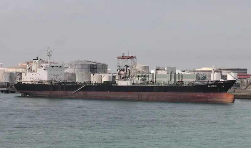 YUK TUNG Tanker IMO 9030591 photo 10