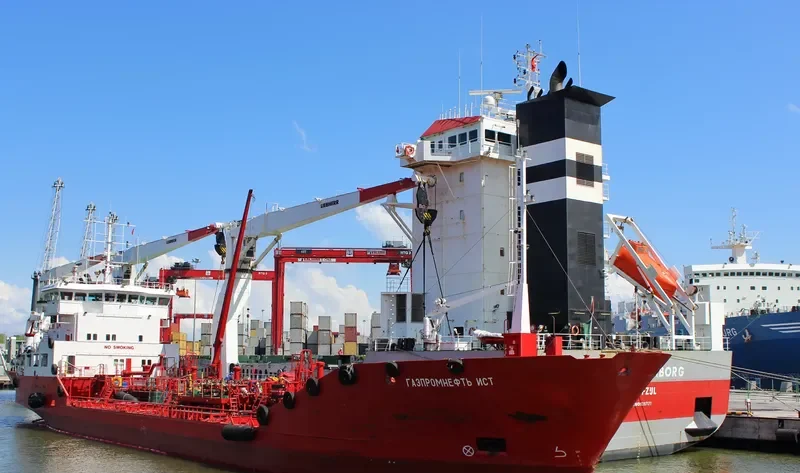 EAST Tanker IMO 9031624 photo 2