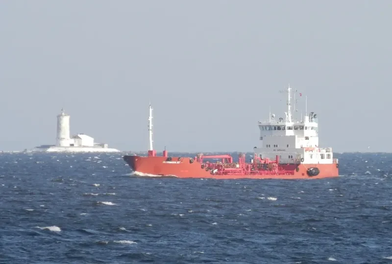GAZPROMNEFT WEST Tanker IMO 9031636 photo 4