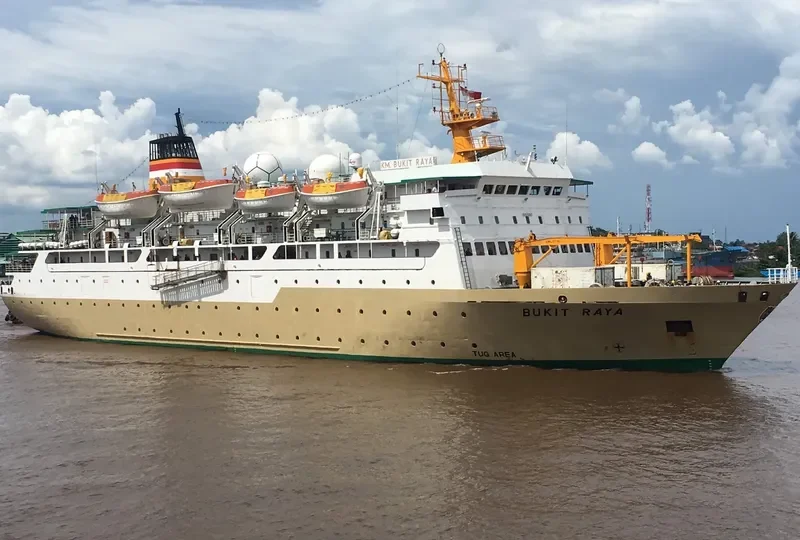 BUKIT RAYA Passenger Ship IMO 9032173 photo 3