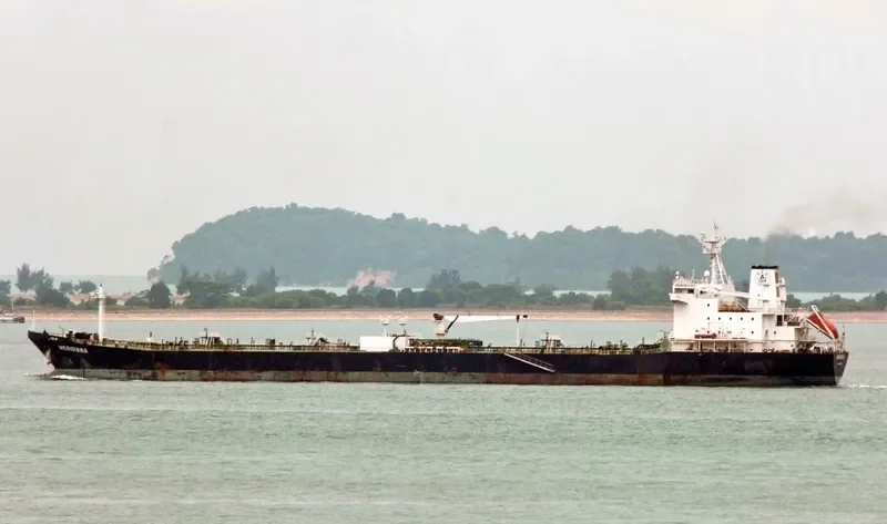HIKA Tanker IMO 9033969 photo 4