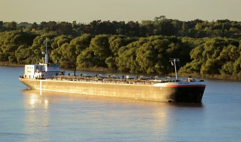 DON LUCHO Tanker IMO 9034078 photo 2
