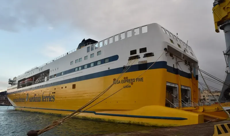 MEGA EXPRESS FIVE Ro-Ro IMO 9035101