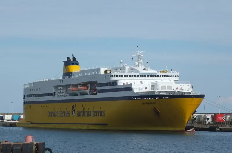 MEGA EXPRESS FIVE Ro-Ro IMO 9035101 photo 7