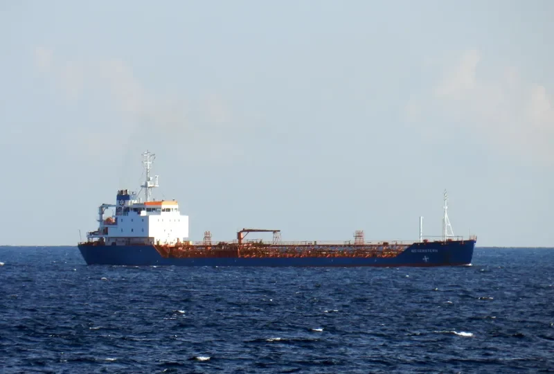 SVYATOY PAVEL Tanker IMO 9035826 photo 4