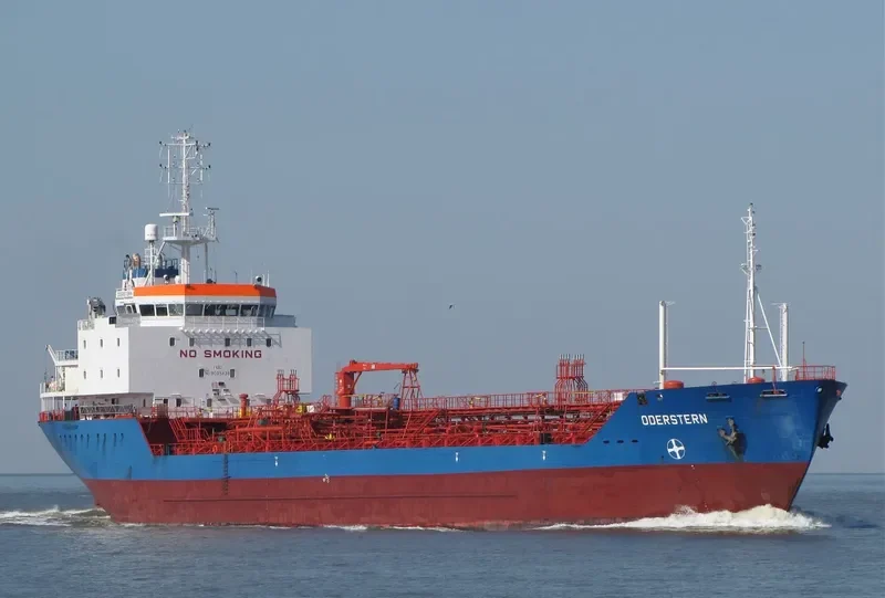 SVYATOY PETR Tanker IMO 9035838 photo 2