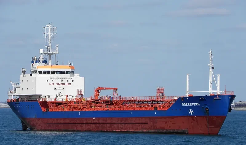 SVYATOY PETR Tanker IMO 9035838 photo 7