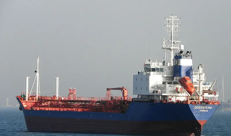 SVYATOY PETR Tanker IMO 9035838 photo 9