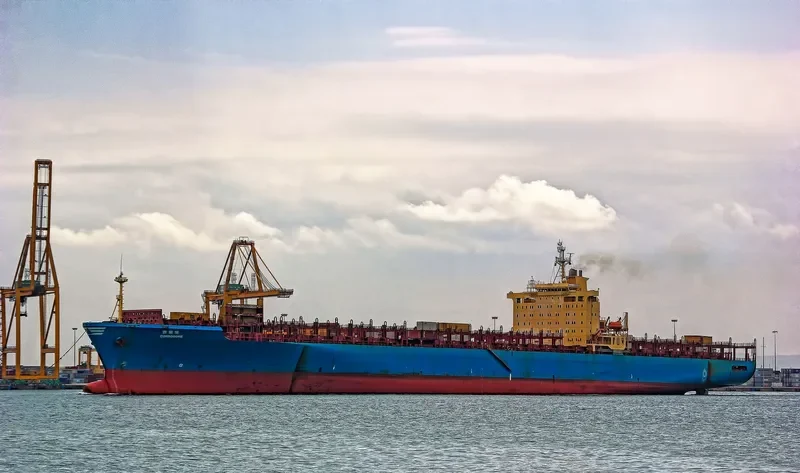 COMMODORE Container Ship IMO 9035981 photo 4