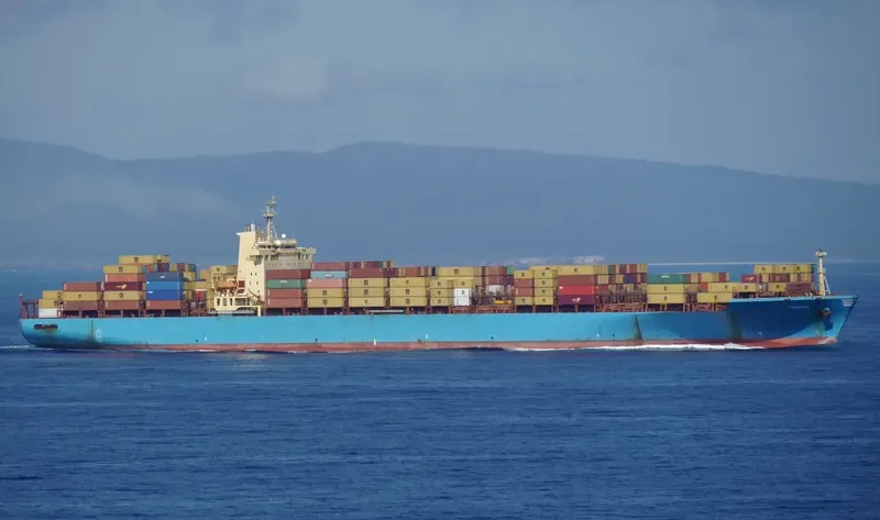 COMMODORE Container Ship IMO 9035981 photo 5