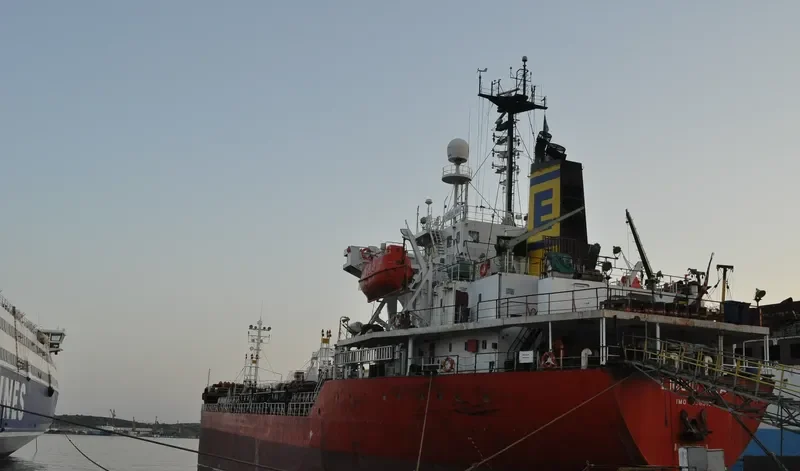 LIQUID ERA Tanker IMO 9036313 photo 8