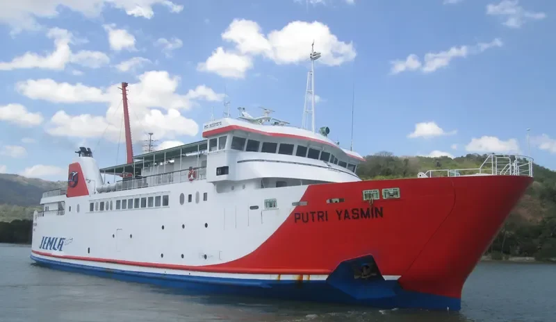 PUTRI YASMIN Ro-Ro IMO 9037575