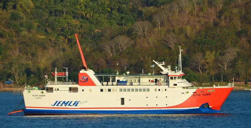 PUTRI YASMIN Ro-Ro IMO 9037575 photo 3