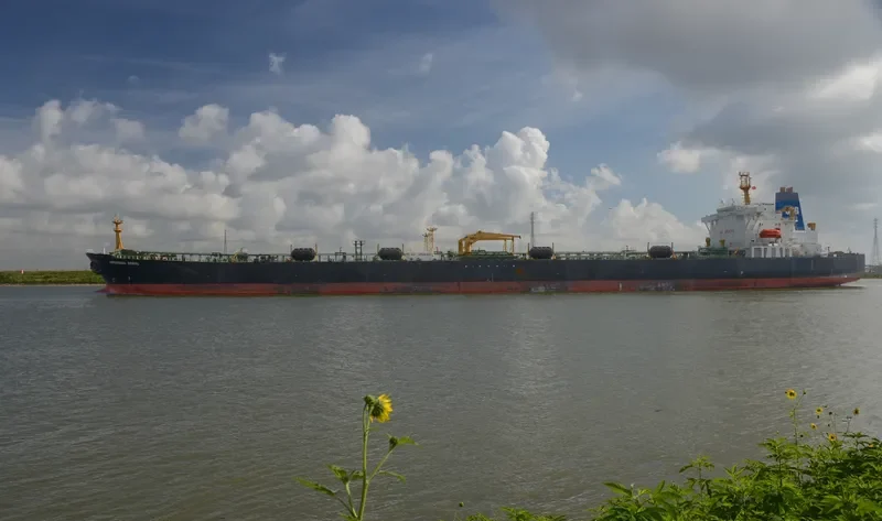 OVERSEAS BERYL Tanker IMO 9043043 photo 2