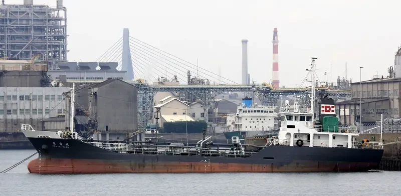 OMEGA 2 Tanker IMO 9043665 photo 7
