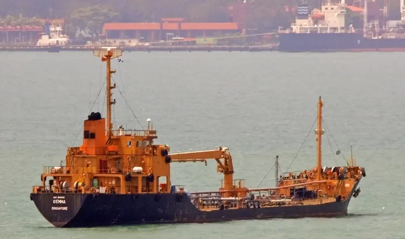 TEALWAY FV Tanker IMO 9045962 photo 2