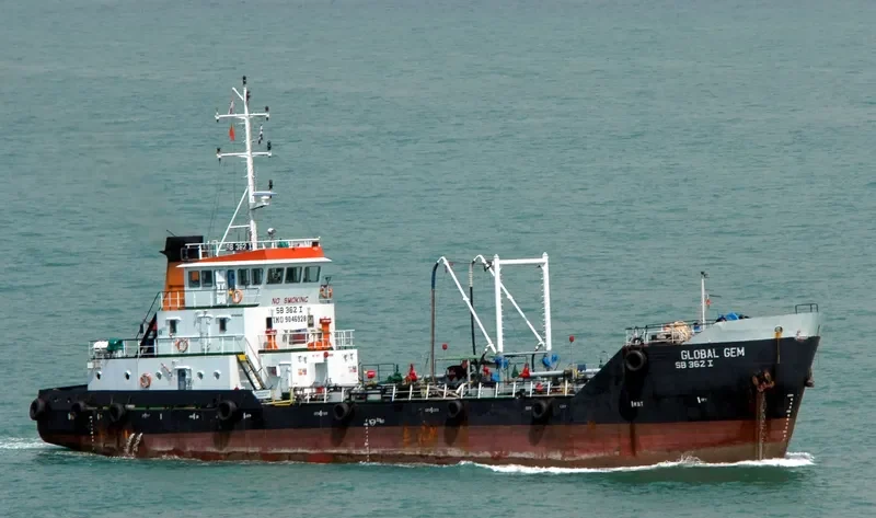 MRM V Tanker IMO 9046928 photo 4