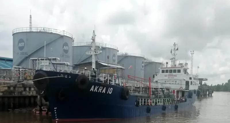 AKRA 10 Tanker IMO 9049748 photo 5