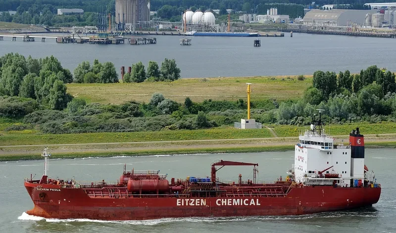 TRUE COLORS Tanker IMO 9050400 photo 2
