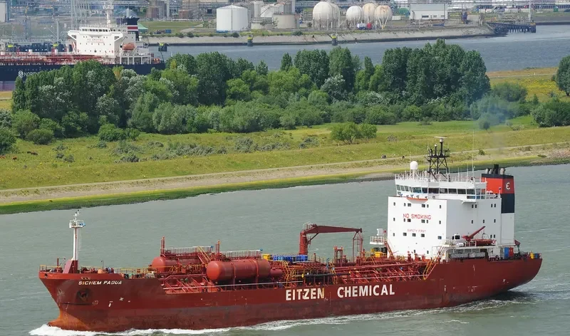 TRUE COLORS Tanker IMO 9050400 photo 3