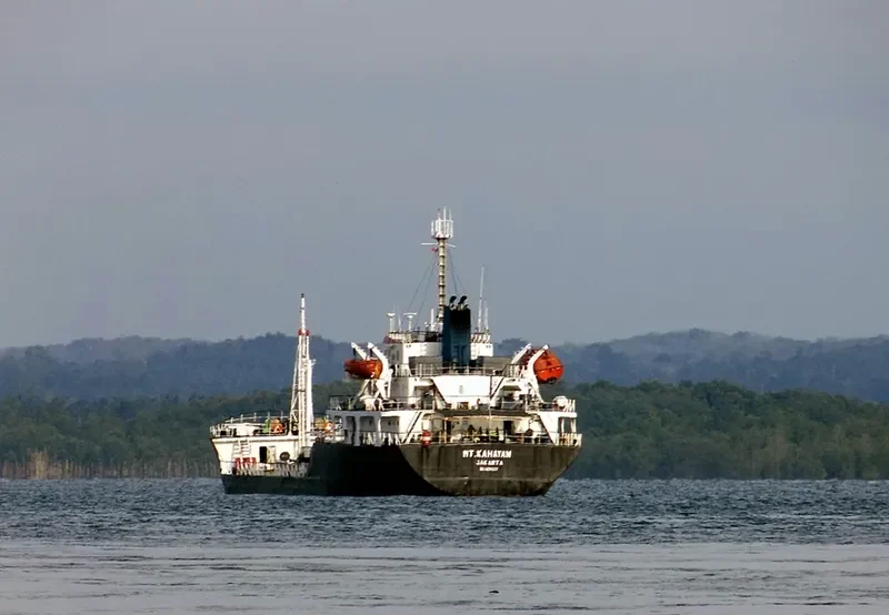 KAHAYAN Tanker IMO 9051337 photo 5