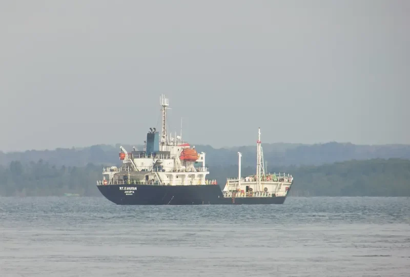 KAHAYAN Tanker IMO 9051337 photo 6