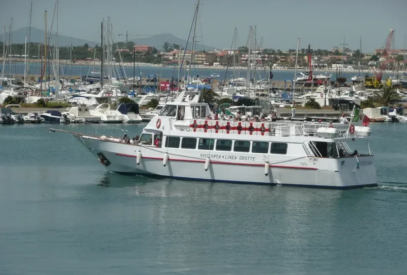 DELPHINUS Passenger Ship IMO 9051349 photo 2