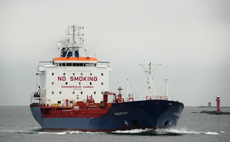 OLO Tanker IMO 9053191 photo 6