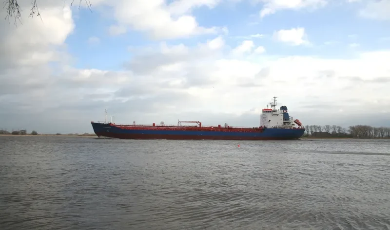 OLO Tanker IMO 9053191 photo 9