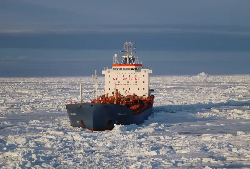EVER EXUBERANT Tanker IMO 9053218 photo 8