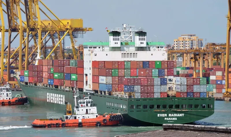 EVER RADIANT Container Ship IMO 9055474 photo 2