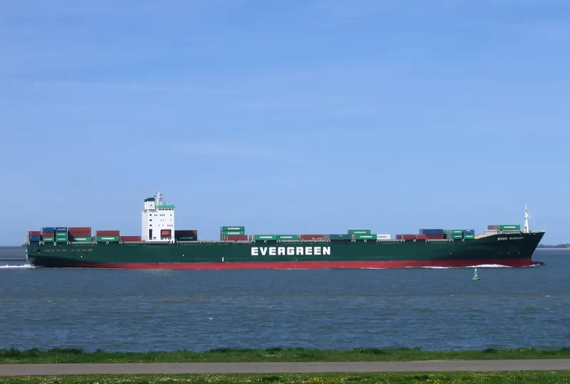 EVER RADIANT Container Ship IMO 9055474 photo 9